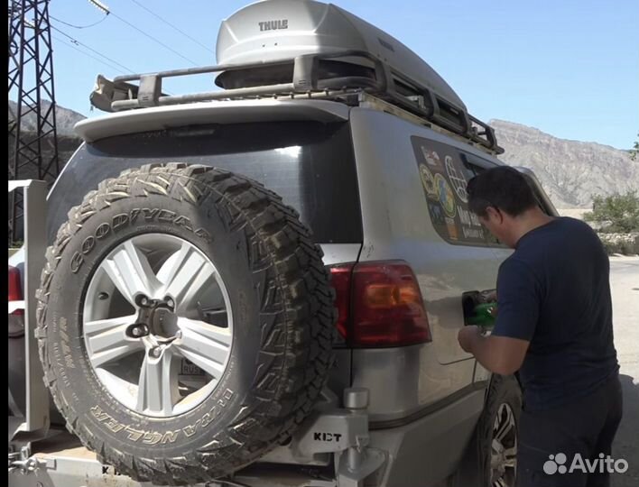 Бампер силовой задний на Тойта Toyota LC200