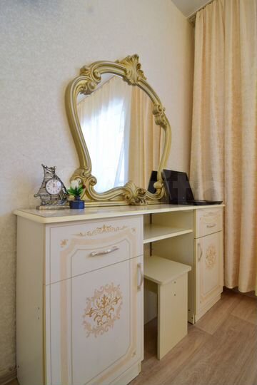 2-к. квартира, 54 м², 3/17 эт.