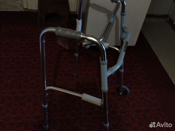 Ходунки для взрослых инвалидов