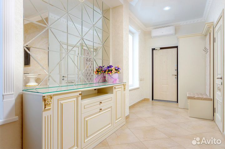 Аренда для праздника, банкетный зал с бассейном