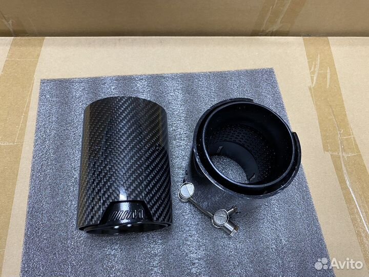 Одиночные насадки для BMW M карбон с перфорацией