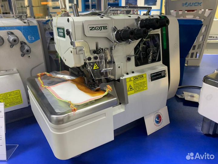 Оверлок 4-х нитка со столом zoje B9000-13/02