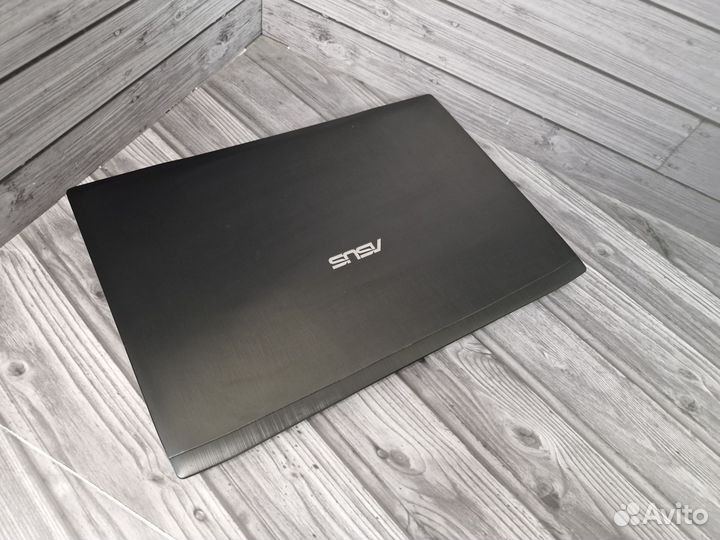 Asus FX63V i7 6700HQ/NV GTX1060