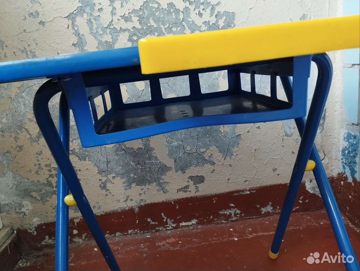 Детский столик