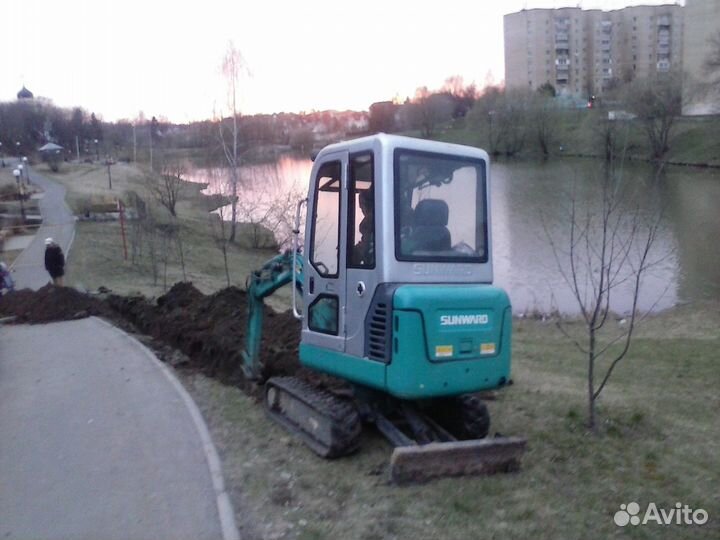Копаем траншеи миниэкскаваторами