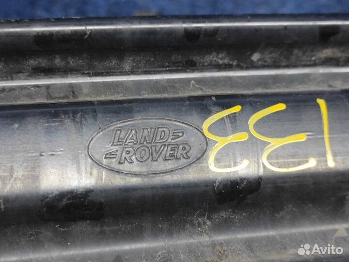 Усилитель бампера передний Land Rover Discovery 3