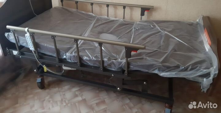Кровать для лежачих больных с электроприводом