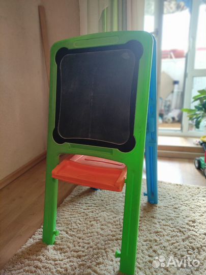 Мольберт детский двухсторонний (мел/ фломастеры)