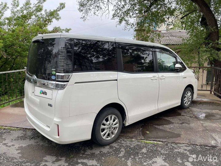 Toyota Voxy 1.8 CVT, 2018, 72 000 км