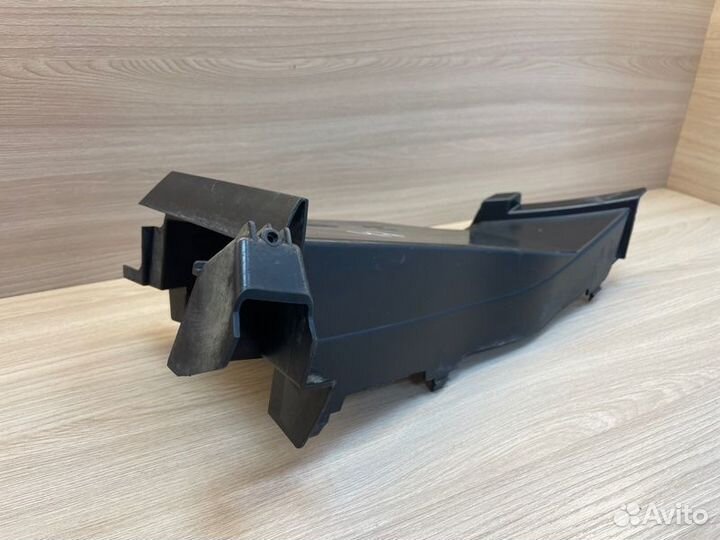 Дефлектор радиатора правый LADA X-Ray