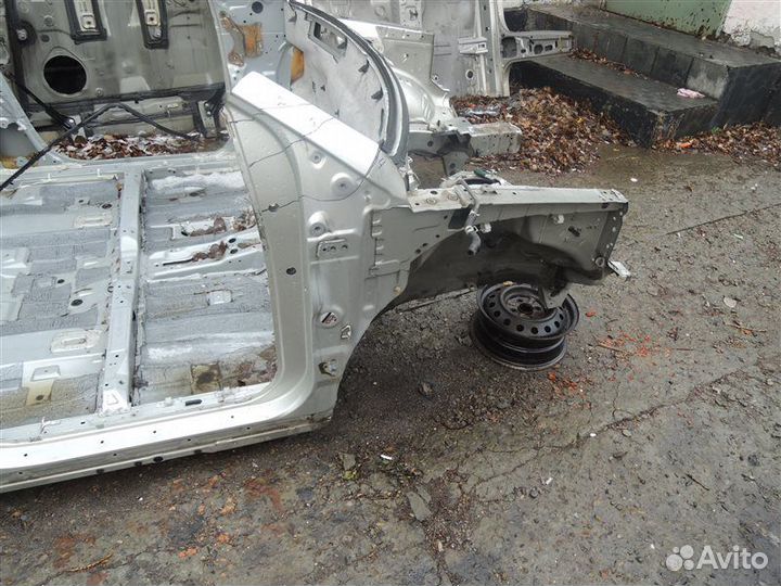 Лонжерон передний правый Toyota Harrier MCU35 1MZ