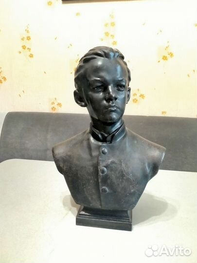 Бюст. Молодой Ленин. Гимназист. Касли. СССР. Чугун