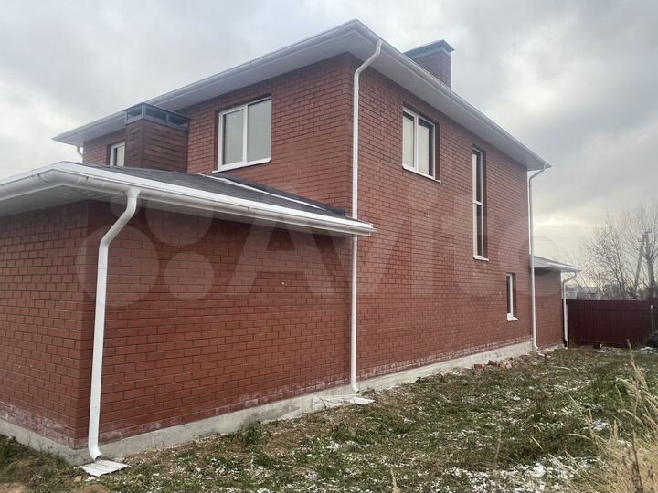 Коттедж 246 м² на участке 7 сот.