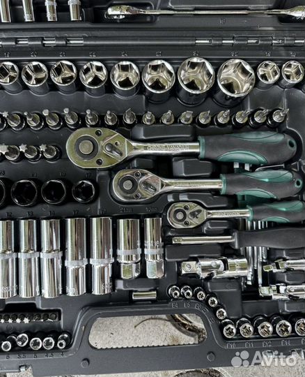 Набор инструментов 151 предмет в кейсе