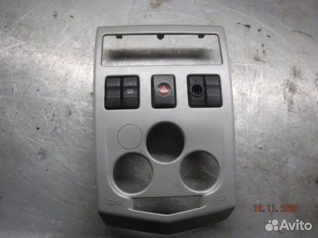 Центральная консоль Renault Logan K7J 2009