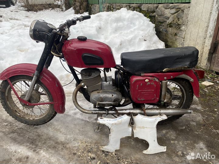 Продается мотоцикл ковровец 175