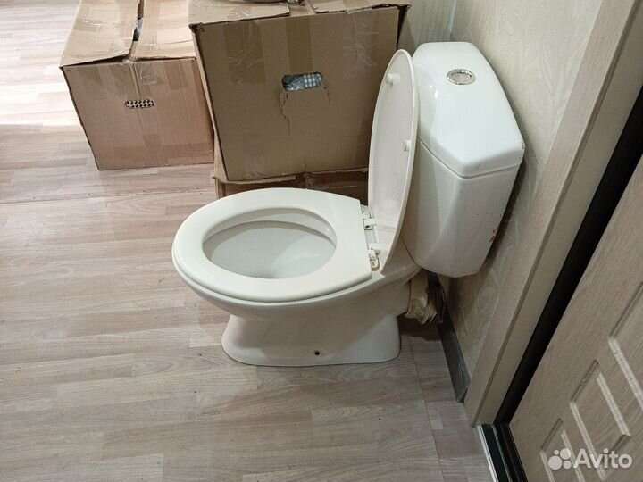 Унитазы и бачки бу