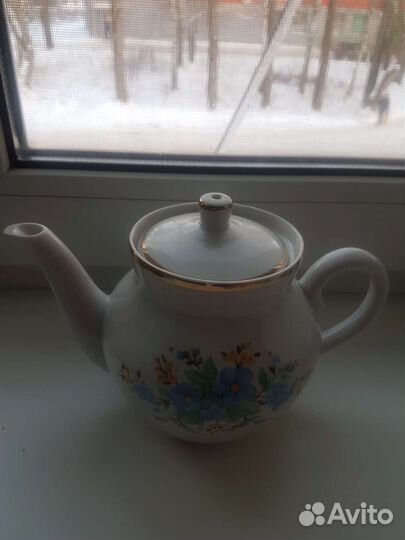 Чайник,молочник,сахарница,чашка СССР