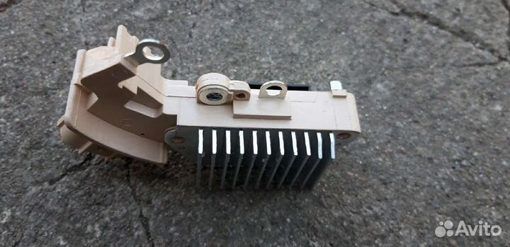 Регулятор напряжения генератора tойота