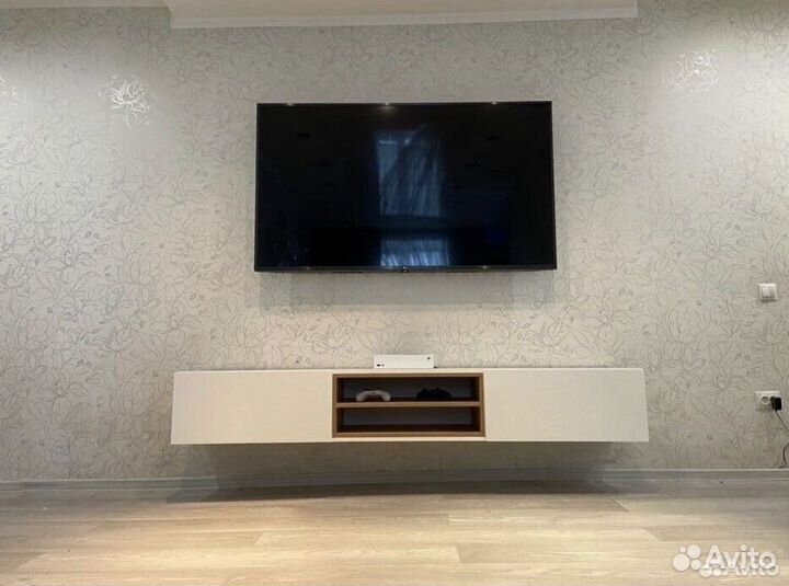 Тумба под телевизор подвесная белая