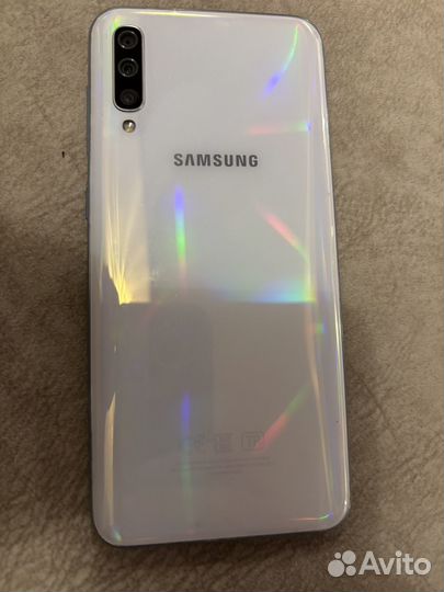 Samsung Galaxy A50, 4/64 ГБ