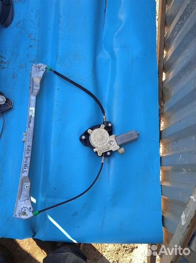 Стеклоподъемник электр. передний правый Renault S