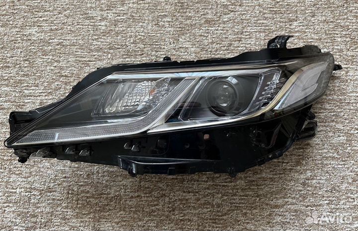 Фары передние/фонари задние Toyota Camry 70