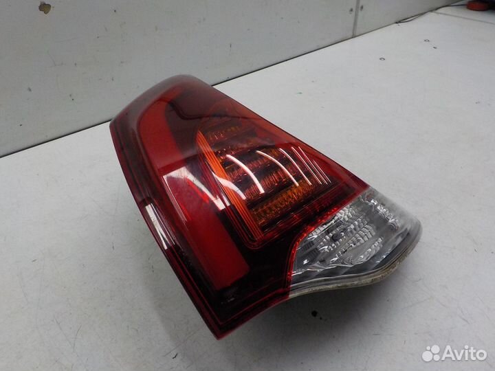 Фонарь задний правый наружный Peugeot 3008 2010