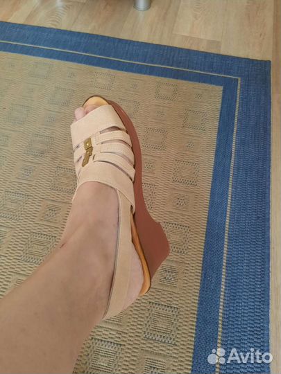 Босоножки женские 38 размер новые