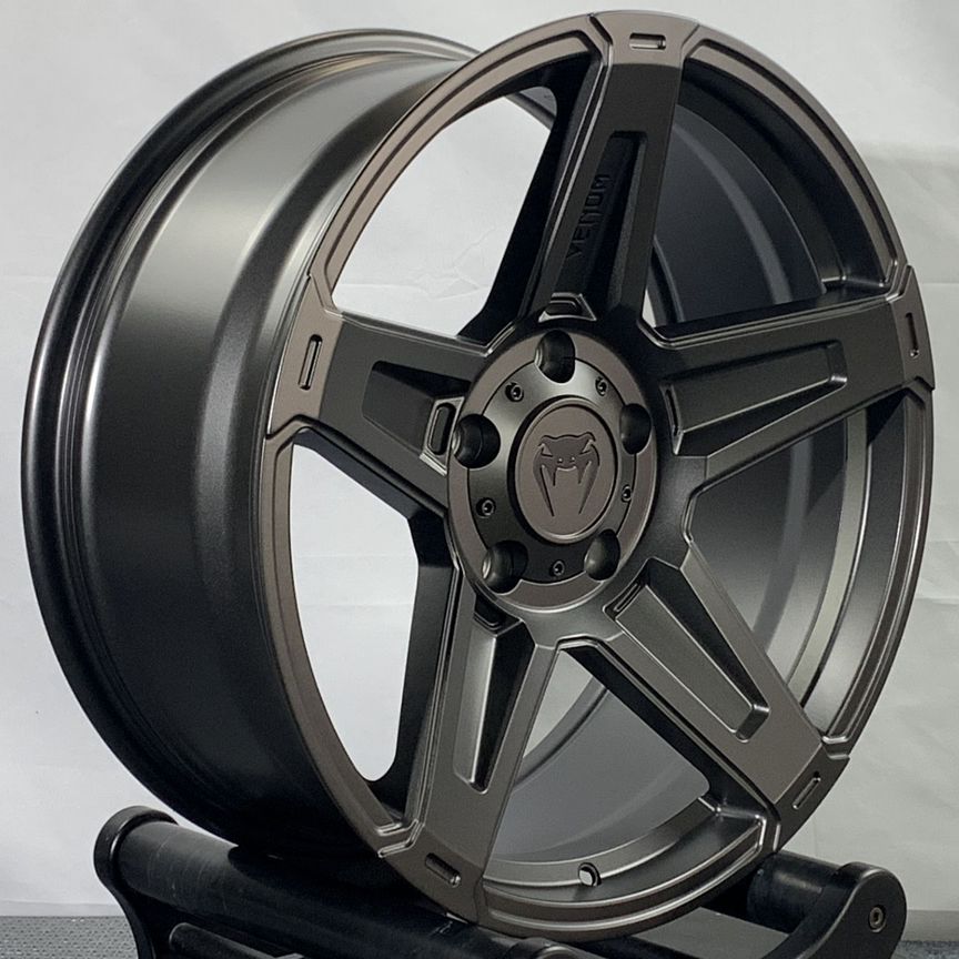 Кованые диски ВАЗ (LADA) 8.5×R20 5×139.7