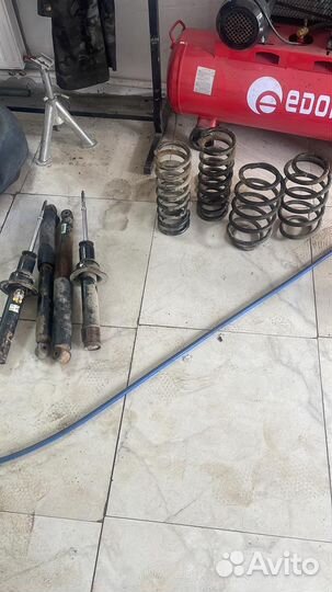 Пружины и стойки