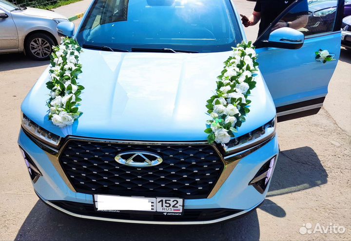 Свадебные украшения на машину