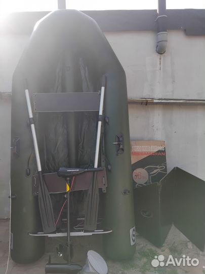 Продам лодку с мотором