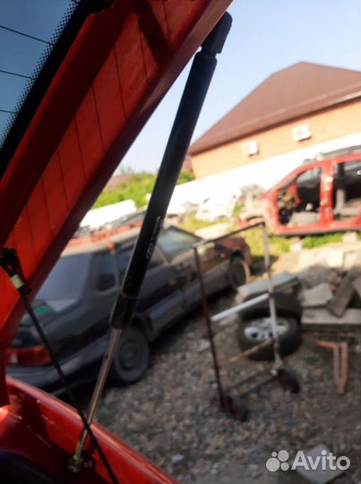 Стойки крышки багажника Чери Свит,Chery QQ(Sweet)