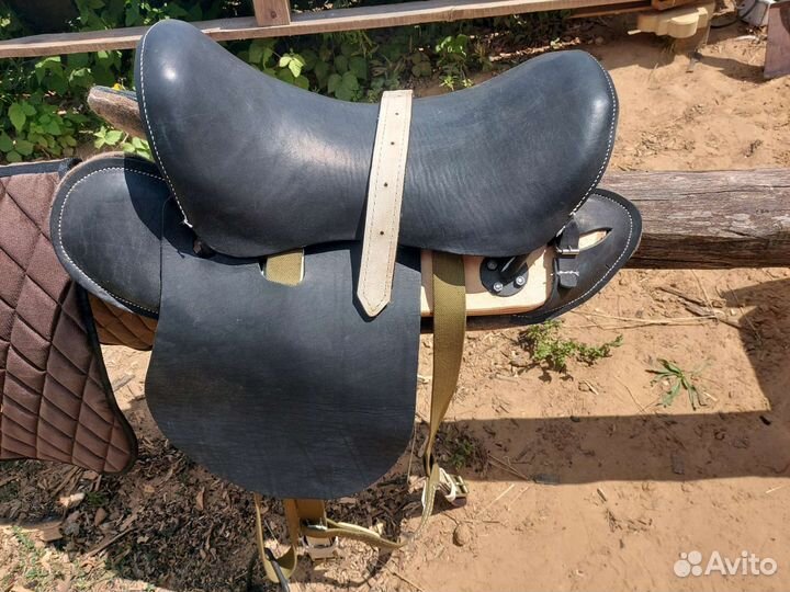 Седло кавалерийское