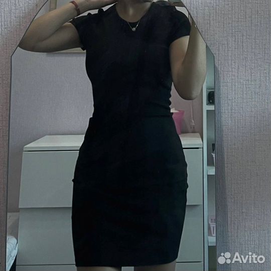 Платье с коротким рукавом