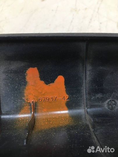 Обшивка двери багажника верхняя правая