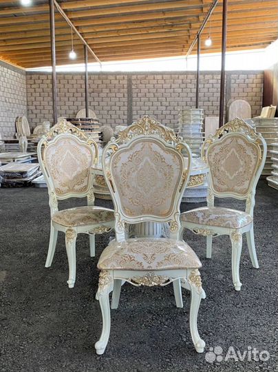 Стол в наличии