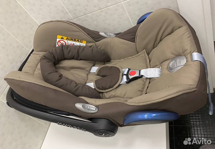 Новое автокресло Maxi Cosi Cabriofix - 2 шт