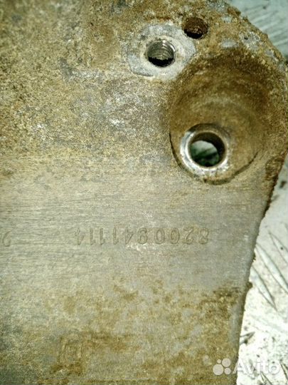 Кронштейн генератора Renault Logan 1 V8