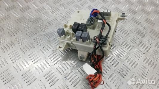 Блок предохранителей cadillac CTS 2 (2BA06M101)