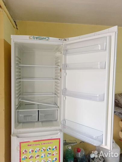 Холодильник бу indesit