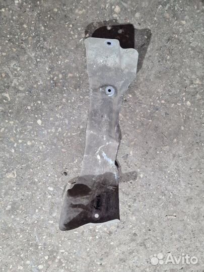 Тепловой экран Ford Focus 3 1.6 2013