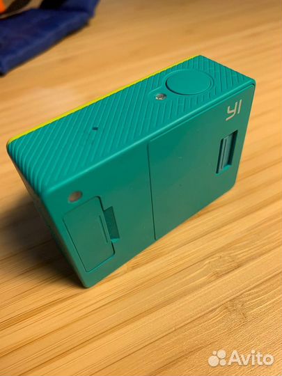 Экшен камера xiaomi yi basic edition