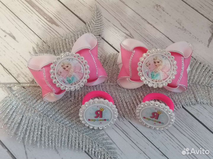 Новогодние бантики для волос ручной работы