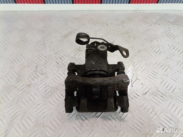 Суппорт задний левый Audi A6 4A/C4 1997 8E0615423