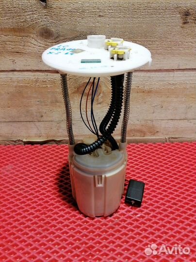 Насос топливный Toyota Land Cruiser Prado 120