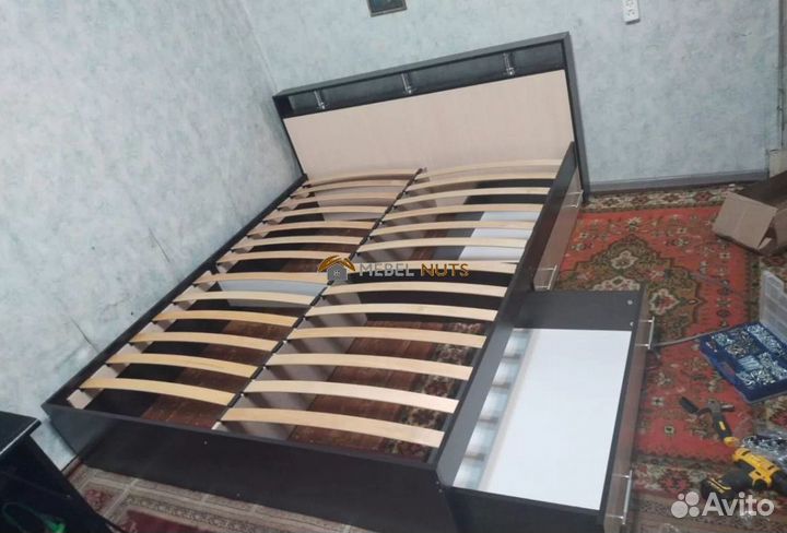 Кровать двуспальная