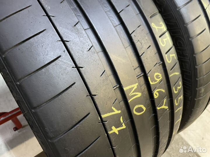 Michelin Pilot Super Sport 255/35 R19 96Y