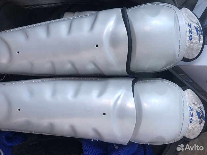 Щитки хоккейные m efsi